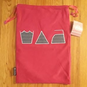 NWT Stylish Travel Laundry Bag